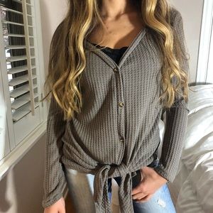 🍂 3/$20 EUC Boutique Waffle Knit Button Down Tie Waist Top Size Small